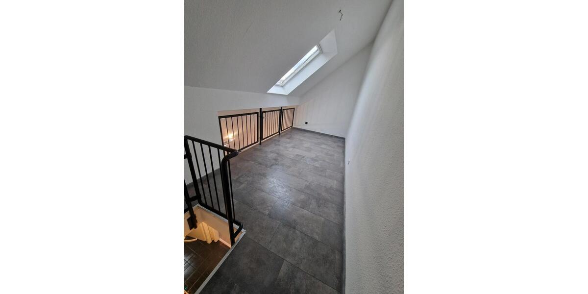 Dachgeschoßwohnung Essen Stadtbezirk V - 1 Zimmer, 34 m&sup2;, 50.000&euro; | Angebot:25719302