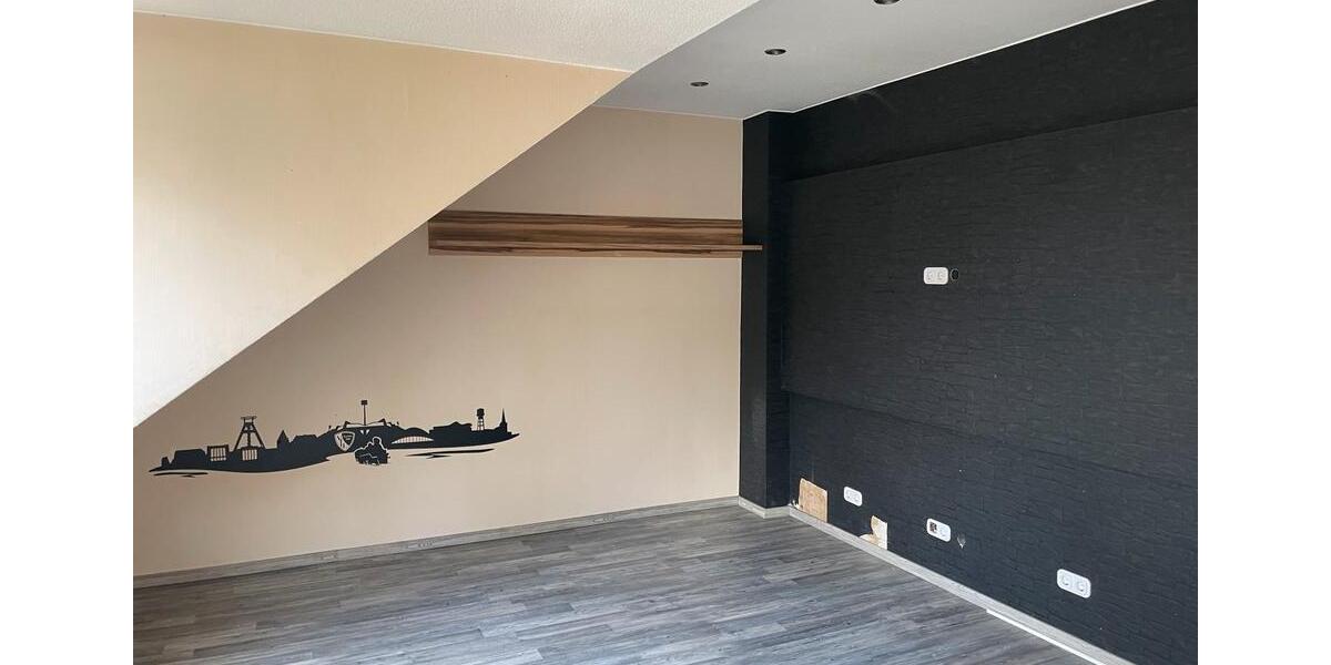 Dachgeschoßwohnung Bochum Bochum-Südwest - 4 Zimmer, 70 m&sup2;, 725&euro; | Angebot:26652574