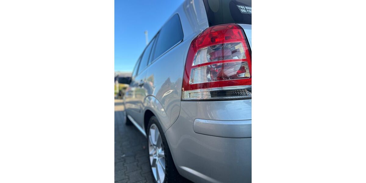 Opel Zafira 268.000 km 3.998 &euro; Essen 45141