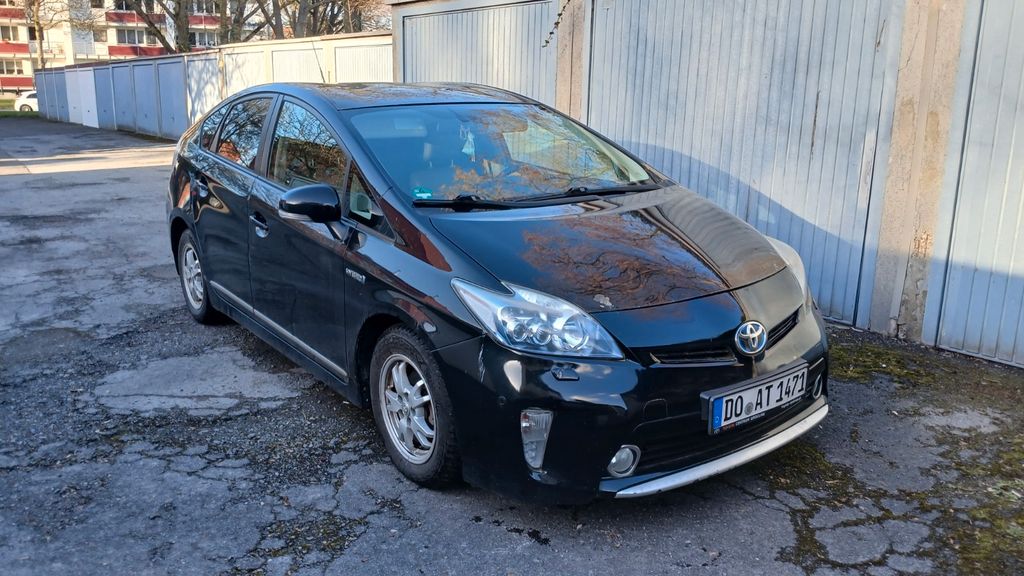 Toyota Prius 147.000 km 7.500 &euro; Dortmund 44319