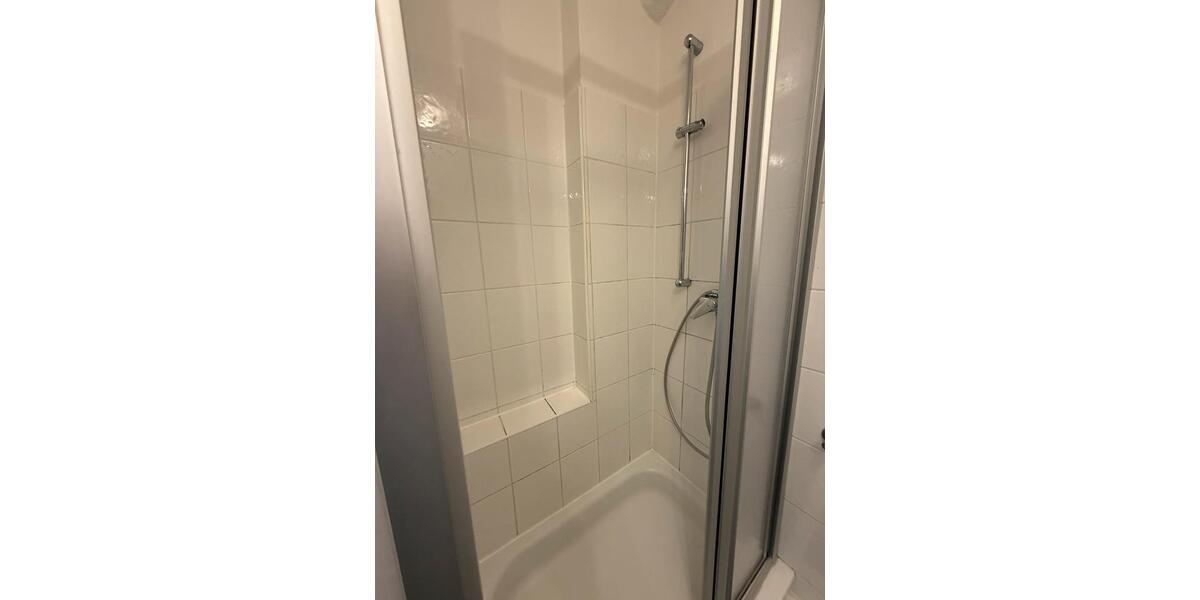 Dachgeschoßwohnung Essen Stadtbezirk II - 2 Zimmer, 42 m&sup2;, 335&euro; | Angebot:25806822