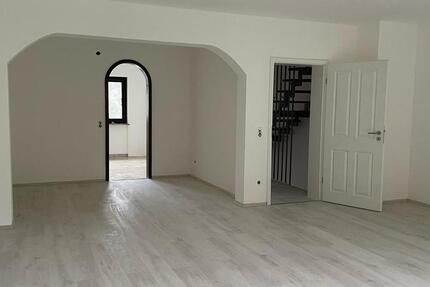 Haus Wuppertal Gemarkung Elberfeld - 5 Zimmer, 165 m&sup2;, 1.800&euro; | Angebot:25975942