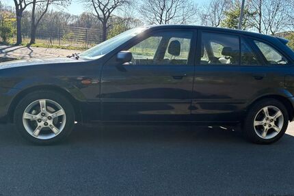 Mazda 323 141.500 km 1.299 &euro; Recklinghausen 45661