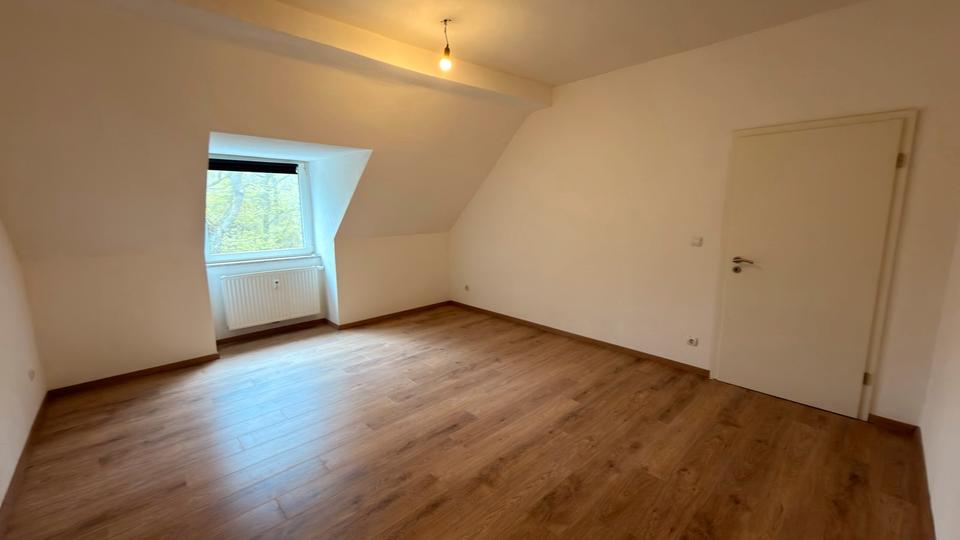Dachgeschoßwohnung Gladbeck - 2 Zimmer, 69 m&sup2;, 850&euro; | Angebot:25984838