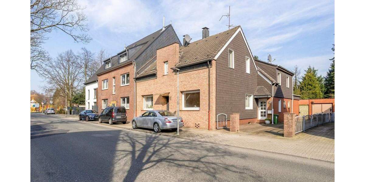 Mehrfamilienhaus, Wohnhaus Oberhausen Buschhausen - 7 Zimmer, 217 m&sup2;, 330.000&euro; | Angebot:25799175