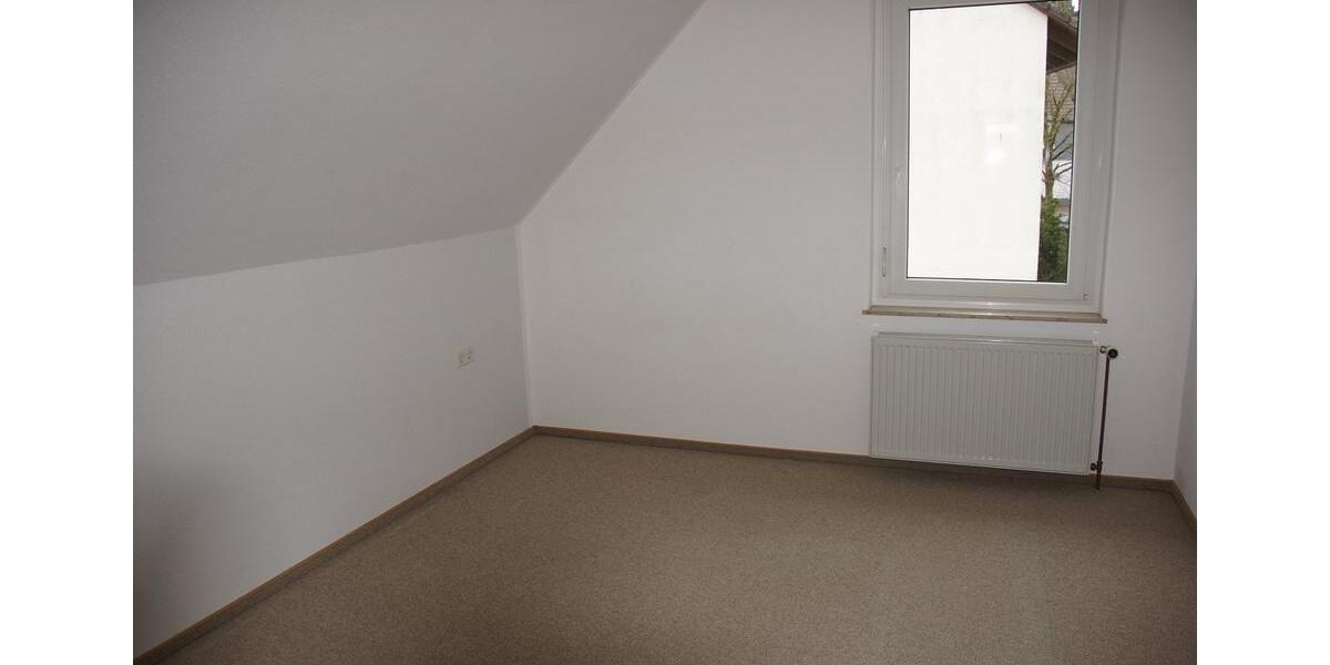 Dachgeschoßwohnung Ennepetal - 2 Zimmer, 79 m&sup2;, 400&euro; | Angebot:25433279