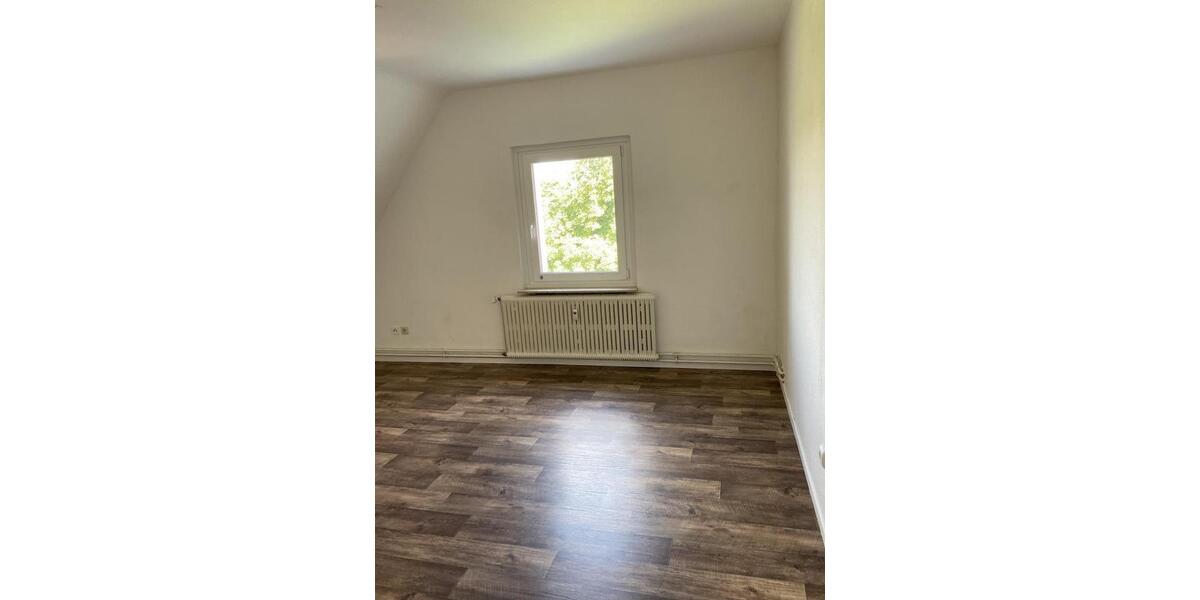 Dachgeschoßwohnung Bottrop Batenbrock - 2.5 Zimmer, 39 m&sup2;, 319&euro; | Angebot:25956795