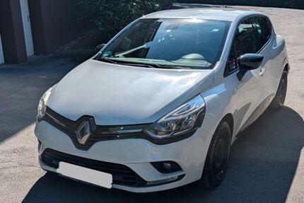 Renault Clio 181.000 km 3.890 &euro; Essen 45357