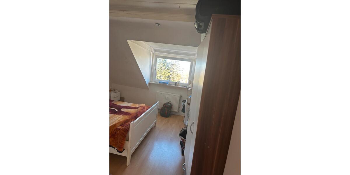 Dachgeschoßwohnung Gelsenkirchen Gelsenkirchen-Mitte - 2 Zimmer, 39 m&sup2;, 402&euro; | Angebot:25366827
