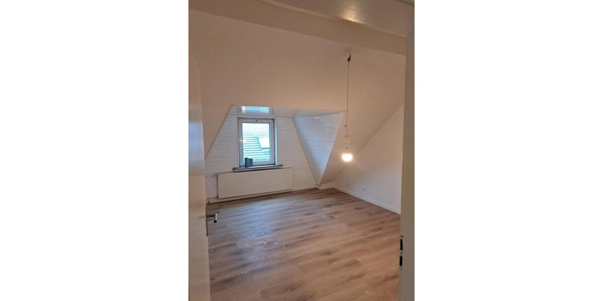 Dachgeschoßwohnung Essen Stadtbezirk IV - 2 Zimmer, 59 m&sup2;, 620&euro; | Angebot:25809242