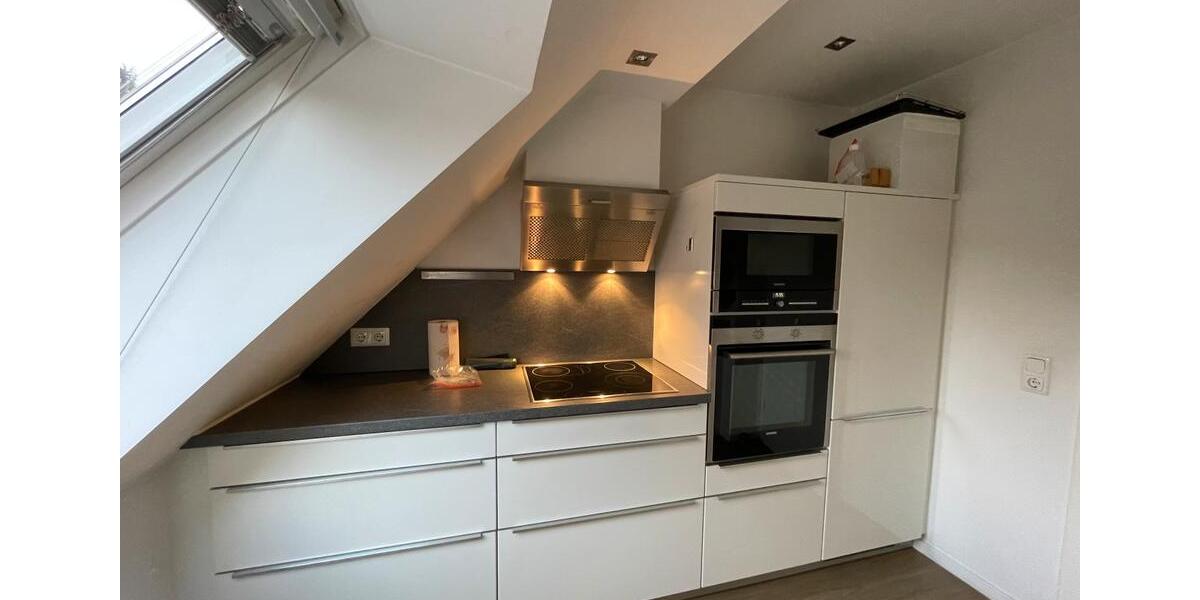 Dachgeschoßwohnung Essen Huttrop - 3.5 Zimmer, 87 m&sup2;, 1.044&euro; | Angebot:25377302