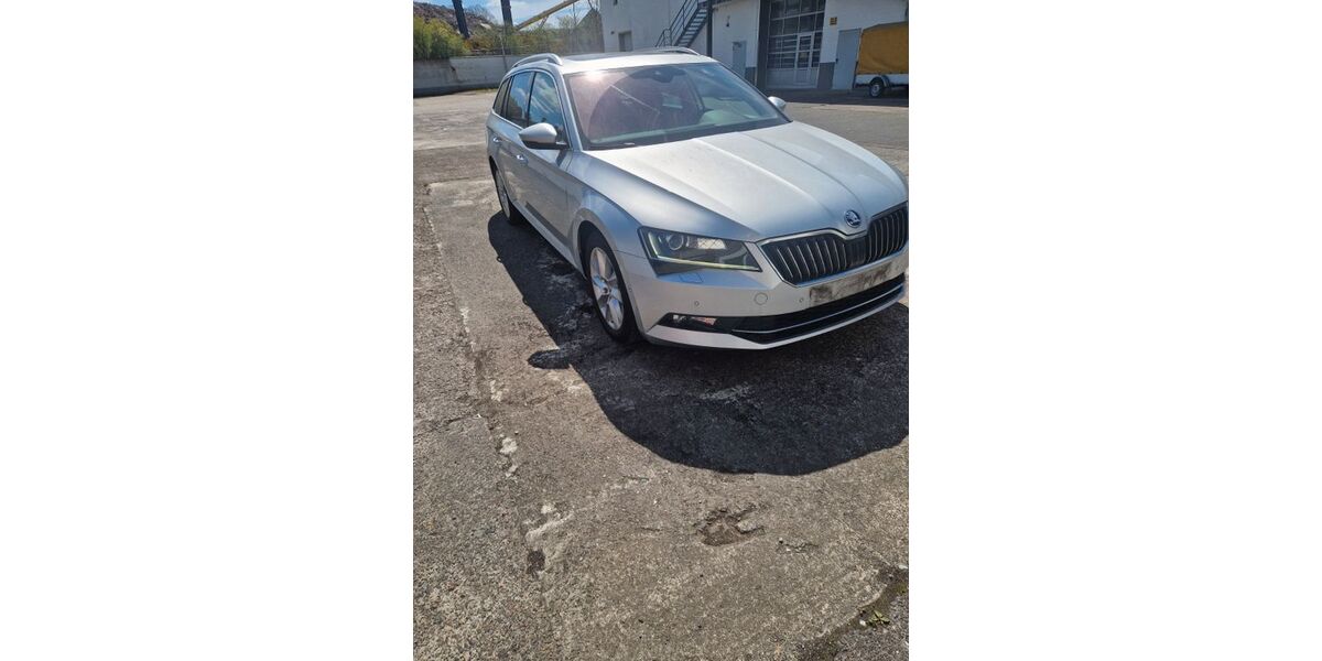 Skoda Superb 268.137 km 10.299 &euro; Dortmund 44001