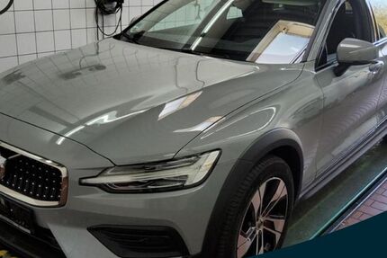 Volvo V60 Cross Country 28.011 km 38.550 &euro; Essen-Kray 45309