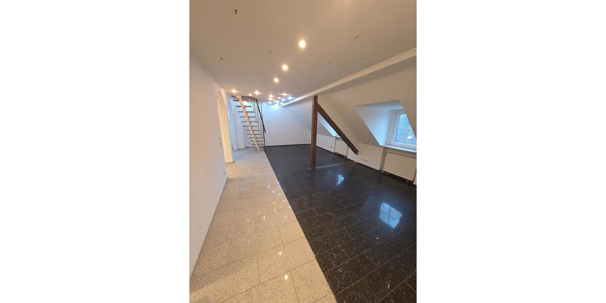 Dachgeschoßwohnung Gelsenkirchen Gelsenkirchen-West - 3.5 Zimmer, 80 m&sup2;, 560&euro; | Angebot:26382971