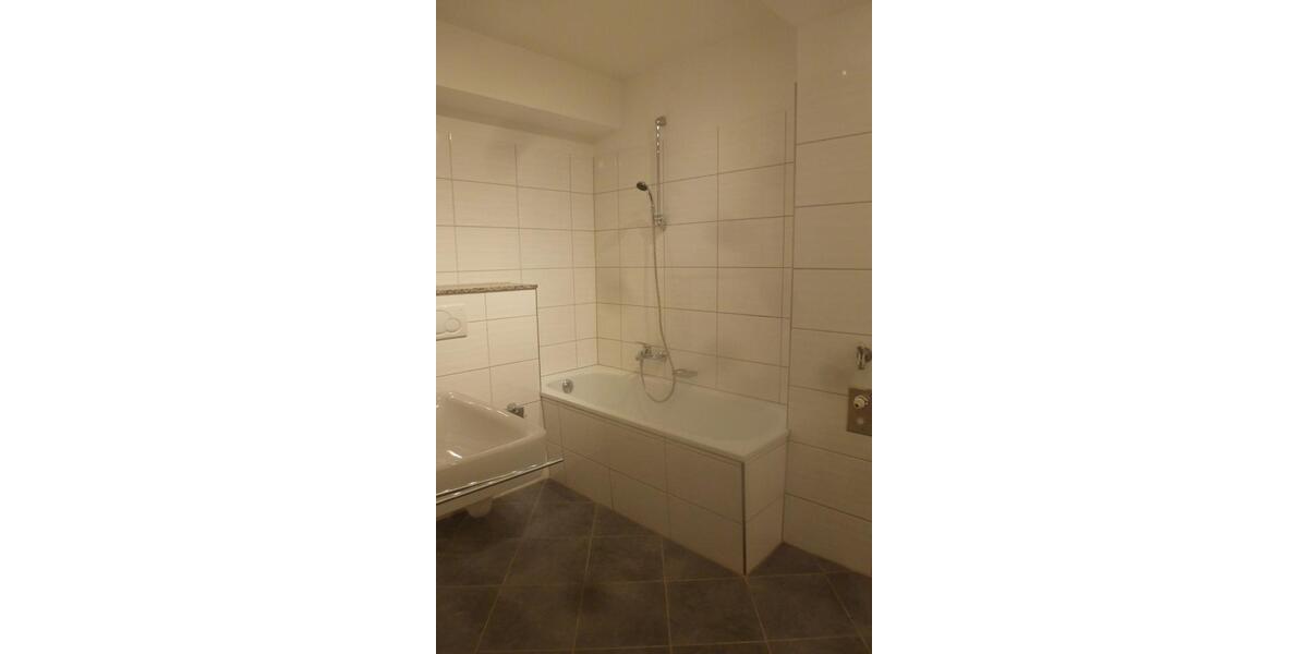 Hochparterre Wuppertal - 2 Zimmer, 60 m&sup2;, 418&euro; | Angebot:24678251