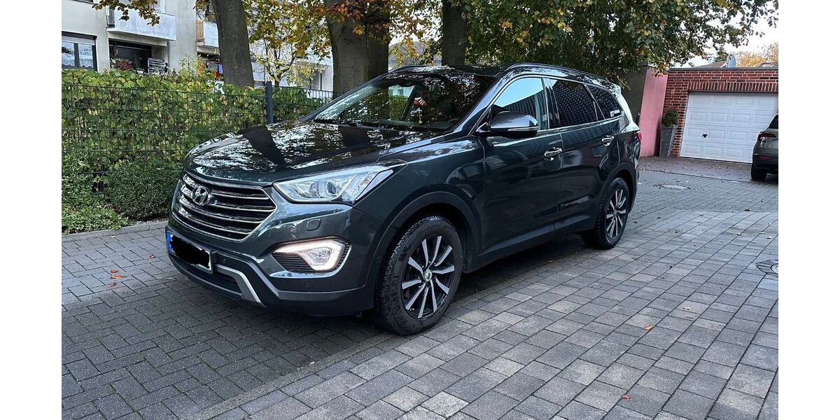 Hyundai Grand Santa Fe 212.000 km 12.490 &euro; Selm 59379