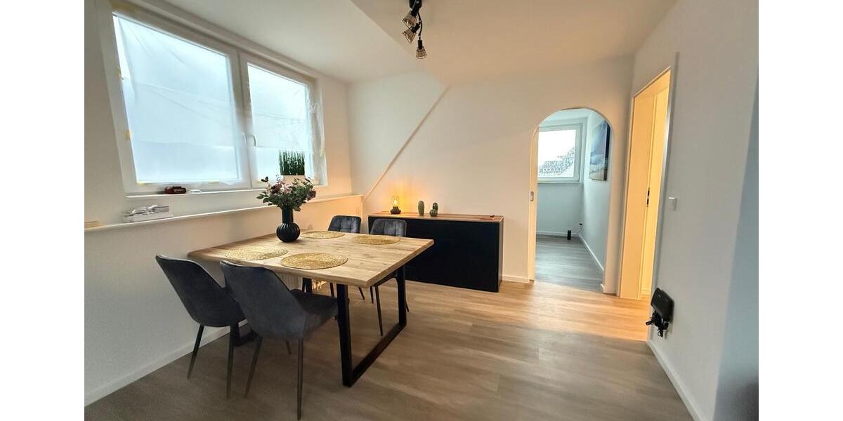Dachgeschoßwohnung Essen Stadtbezirk III - 2 Zimmer, 53 m&sup2;, 1.480&euro; | Angebot:25247983