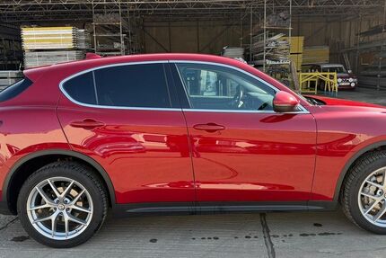 Alfa Romeo Stelvio 83.000 km 20.999 &euro; Recklinghausen 45659