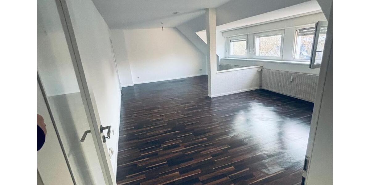 Dachgeschoßwohnung Gladbeck - 3.5 Zimmer, 95 m&sup2;, 665&euro; | Angebot:25932226