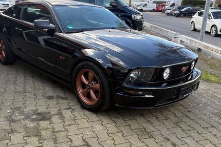 Ford Mustang 109.000 km 12.950 &euro; Bochum 44866