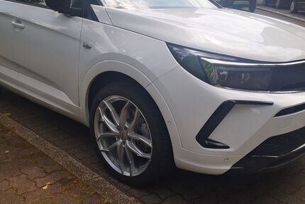 Opel Grandland (X) 24.800 km 26.666 &euro; Dorsten 46286