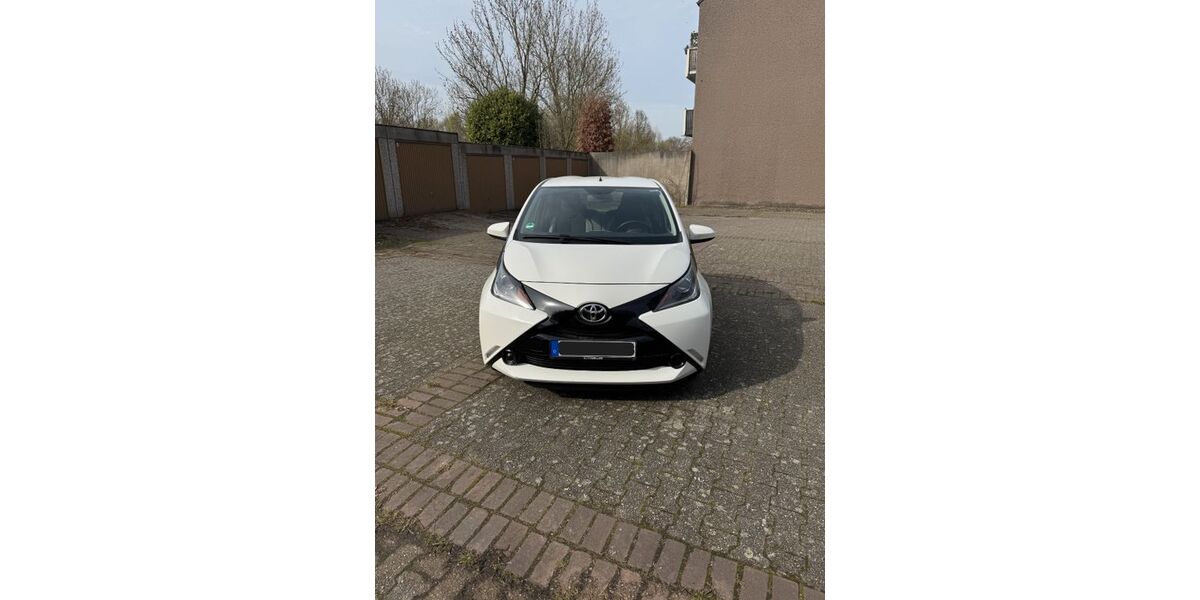 Toyota Aygo (X) 193.300 km 4.800 &euro; Dortmund 44289