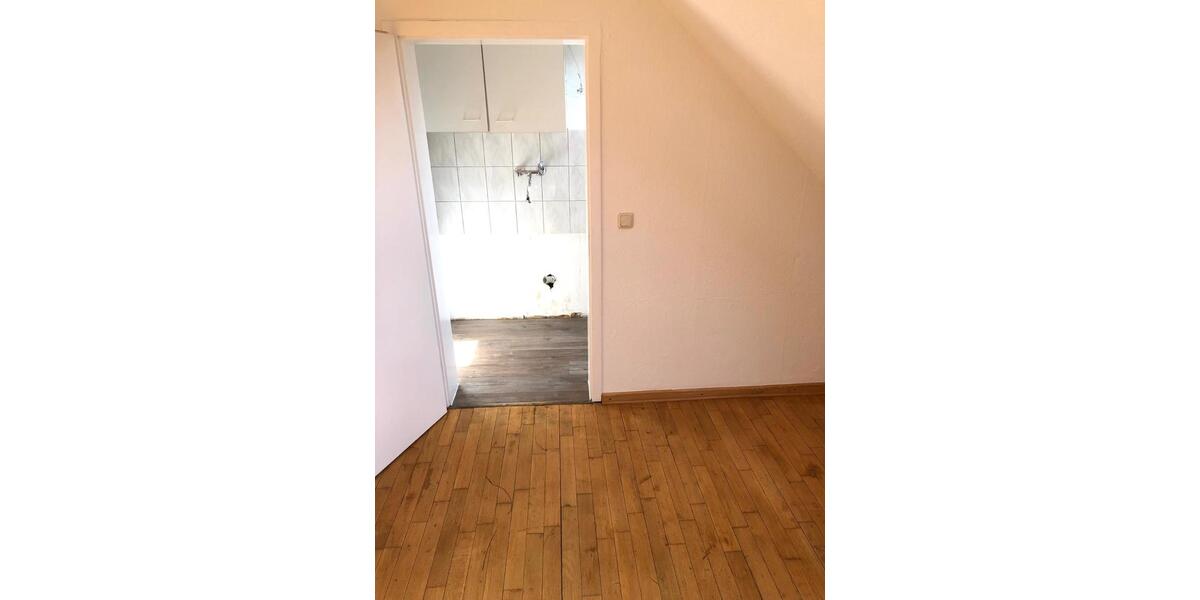 Dachgeschoßwohnung Wuppertal Gemarkung Langerfeld - 1 Zimmer, 28 m&sup2;, 220&euro; | Angebot:25840975