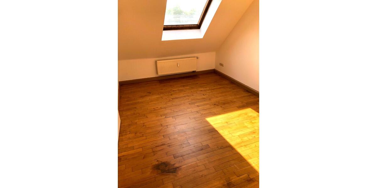 Dachgeschoßwohnung Wuppertal Gemarkung Langerfeld - 1 Zimmer, 28 m&sup2;, 220&euro; | Angebot:25840975