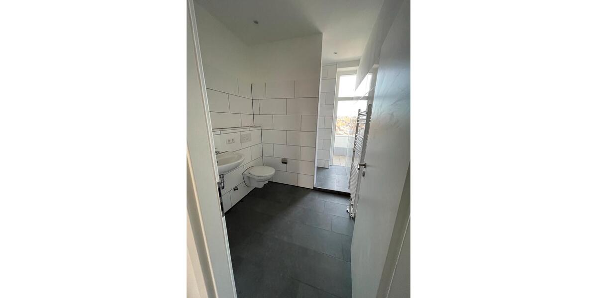 Etagenwohnung Wuppertal Gemarkung Langerfeld - 4 Zimmer, 107 m&sup2;, 980&euro; | Angebot:25479002