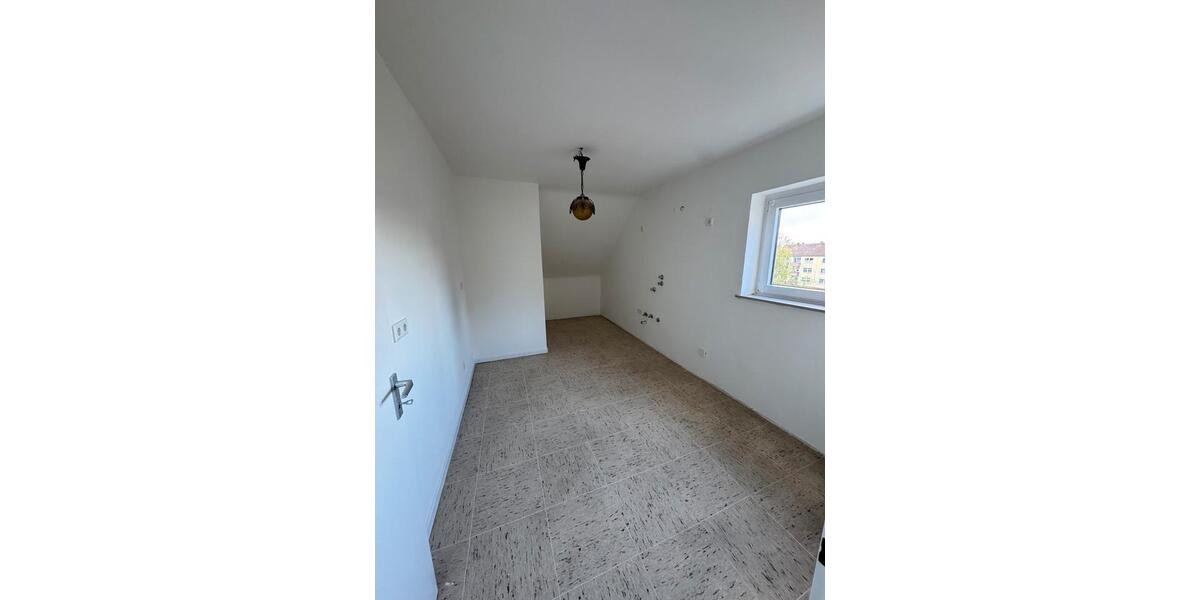 Dachgeschoßwohnung Gelsenkirchen Gelsenkirchen-Nord - 3.5 Zimmer, 100 m&sup2;, 880&euro; | Angebot:25656486