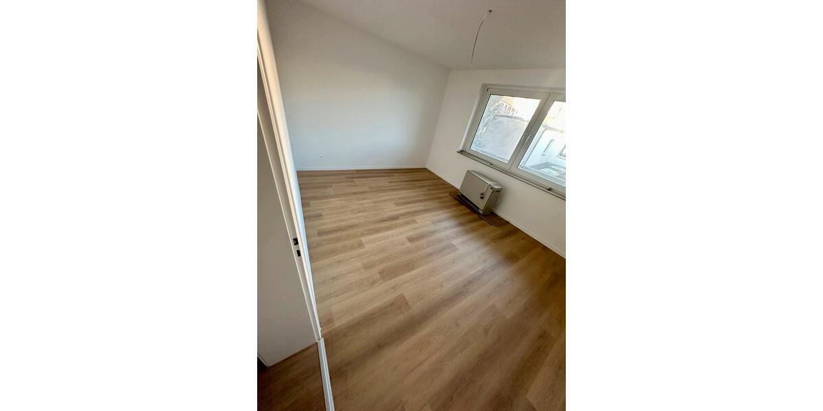 Etagenwohnung Essen Huttrop - 3 Zimmer, 76 m&sup2;, 1.094&euro; | Angebot:25831686