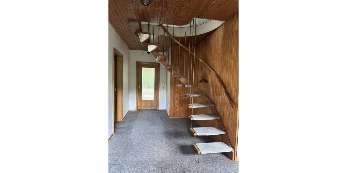Einfamilienhaus Essen Bergerhausen - 8 Zimmer, 180 m&sup2;, 440.000&euro; | Angebot:26583846