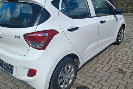 Hyundai i10 92.000 km 5.890 &euro; wuppertal 42277