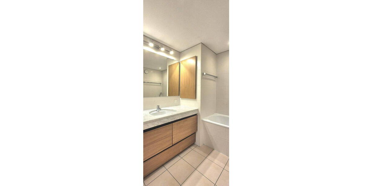 Etagenwohnung Essen Stadtwald - 2 Zimmer, 70 m&sup2;, 215.000&euro; | Angebot:26128173