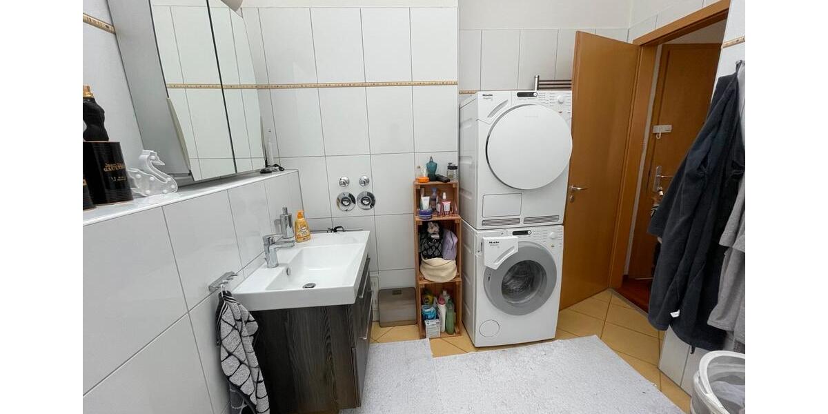 Dachgeschoßwohnung Essen Huttrop - 2 Zimmer, 65 m&sup2;, 510&euro; | Angebot:26014808