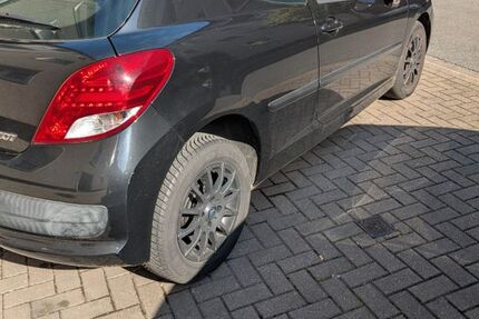 Peugeot 207 114.500 km 2.500 &euro; Essen 45359