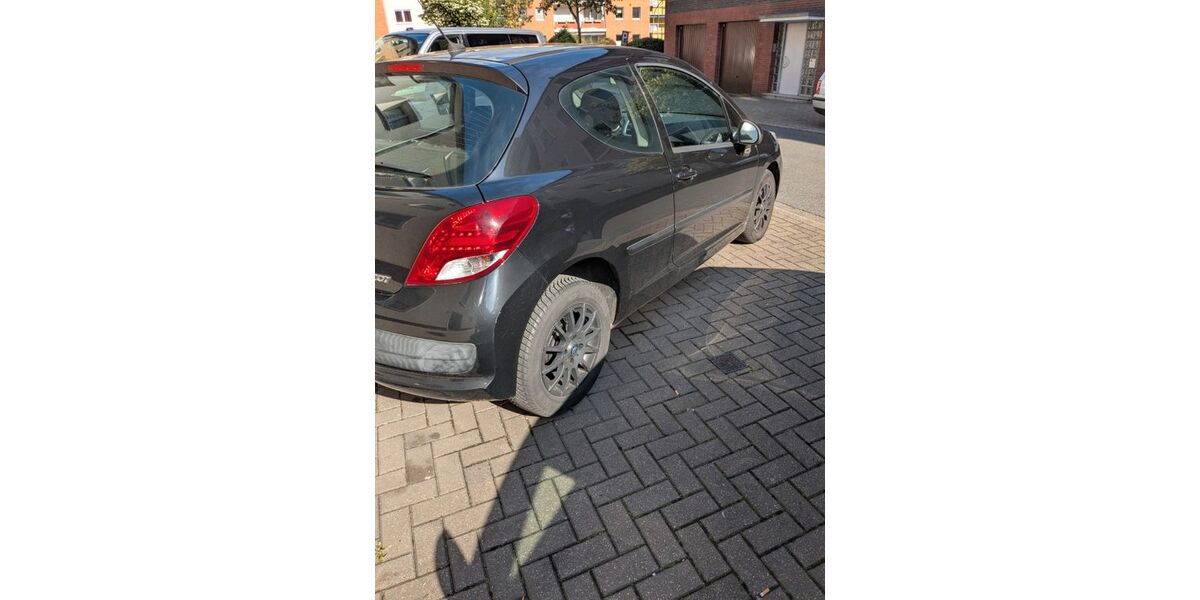 Peugeot 207 114.500 km 2.500 &euro; Essen 45359