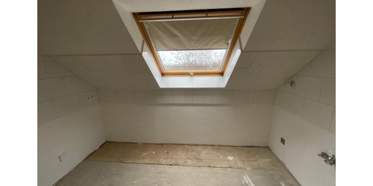 Dachgeschoßwohnung Gelsenkirchen Rotthausen - 3.5 Zimmer, 72 m&sup2;, 434&euro; | Angebot:25852225