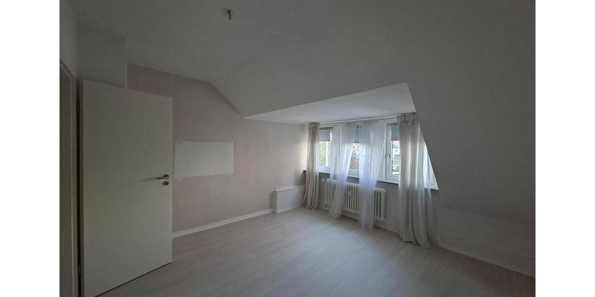 Dachgeschoßwohnung Gladbeck - 2 Zimmer, 73 m&sup2;, 511&euro; | Angebot:25936547