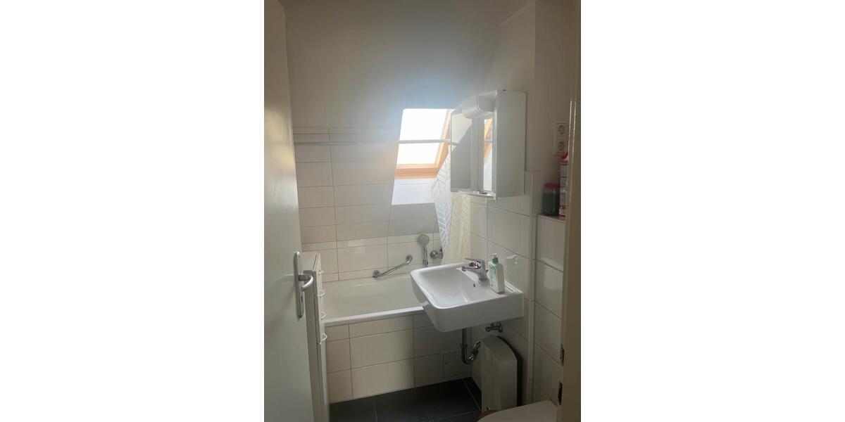 Dachgeschoßwohnung Heiligenhaus - 2 Zimmer, 44 m&sup2;, 600&euro; | Angebot:25545166