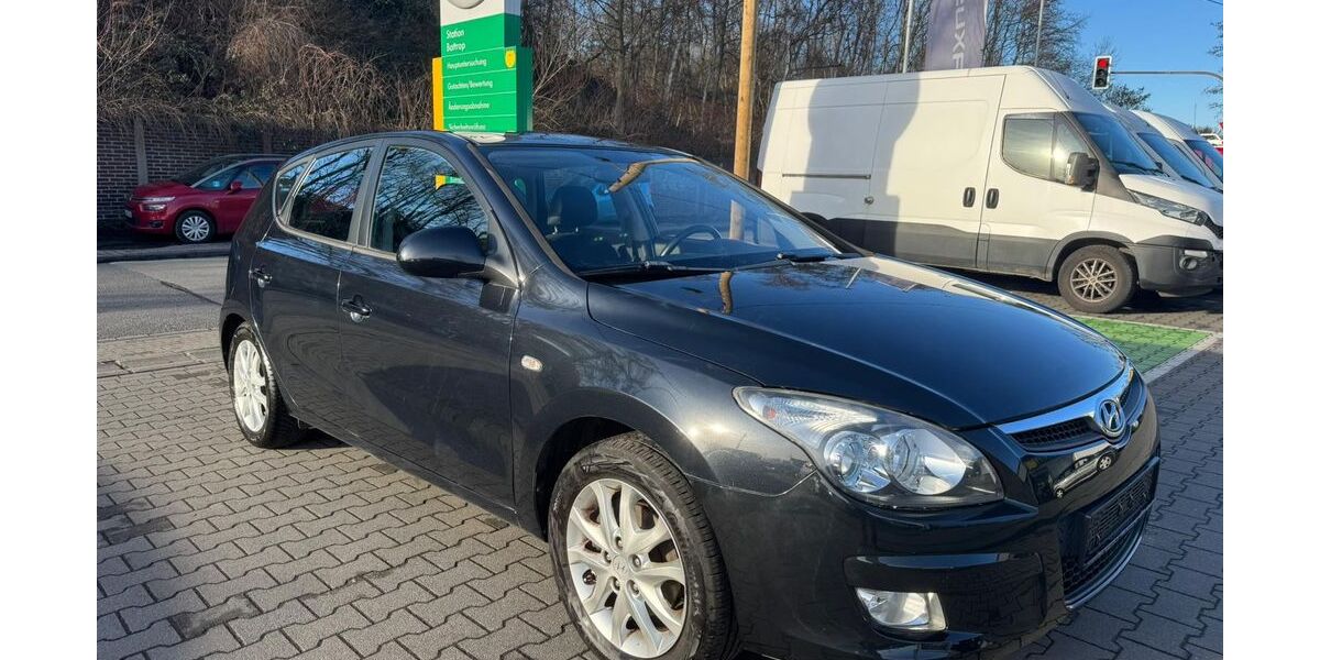 Hyundai i30 121.000 km 4.490 &euro; Bottrop 46238