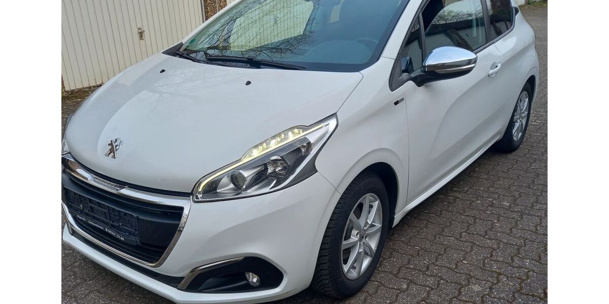 Peugeot 208 99.575 km 5.900 &euro; Gelsenkirchen 45881