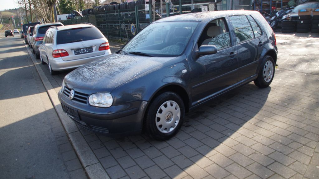 VW Golf 181.000 km 1.950 &euro; Bochum 44793