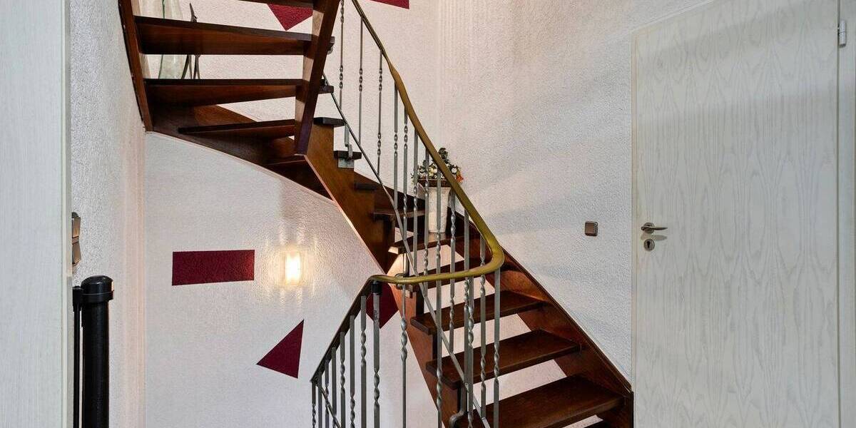 Reihenendhaus Mülheim an der Ruhr Mitte-Ost - 7 Zimmer, 184 m&sup2;, 559.000&euro; | Angebot:25799172