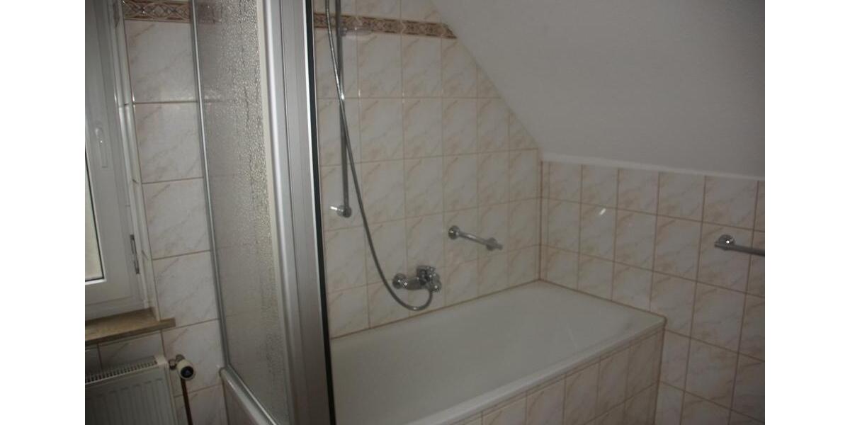 Dachgeschoßwohnung Ennepetal - 2 Zimmer, 79 m&sup2;, 400&euro; | Angebot:25433279