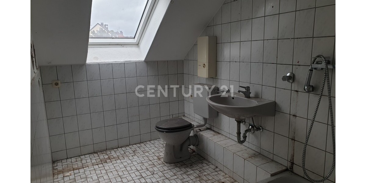 *Renovierungsobjekt* - Kapitalanlage mit Potenzial: Dachgeschosswohnung in begehrter Wohngegend - Etagenwohnung Dortmund Aplerbeck | Angebot:23653850