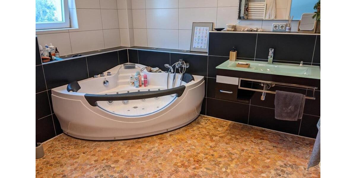 Etagenwohnung Bochum Bochum-Mitte - 4 Zimmer, 112 m&sup2;, 1.300&euro; | Angebot:25950748