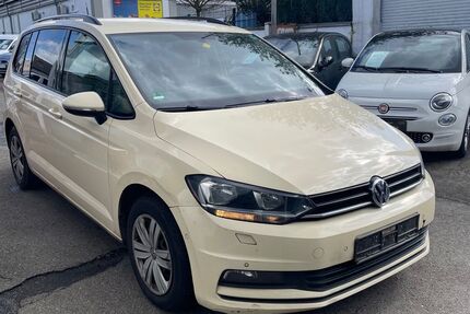 VW Touran 493.930 km 4.999 &euro; Oberhausen 46045