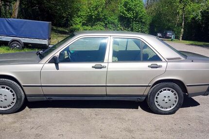 Mercedes-Benz 190 195.000 km 14.900 &euro; Witten 58455