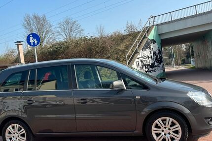 Opel Zafira 131.000 km 5.790 &euro; Recklinghausen 45657